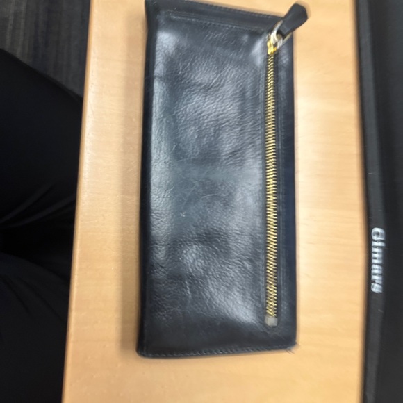 Pre-loved soft black leather Prada wallet - Picture 2 of 5